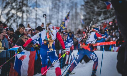 Biathlon-racing-hill